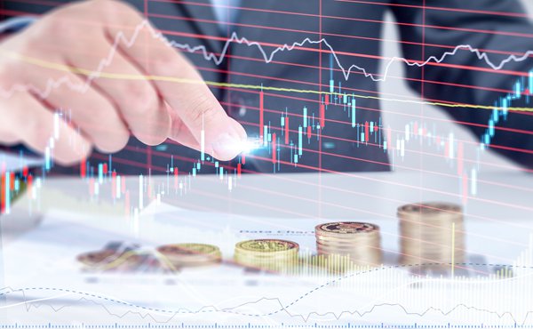 美股异动 | 苹果(AAPL.US)涨近3% 将再投资1000亿美元用于美国制造业